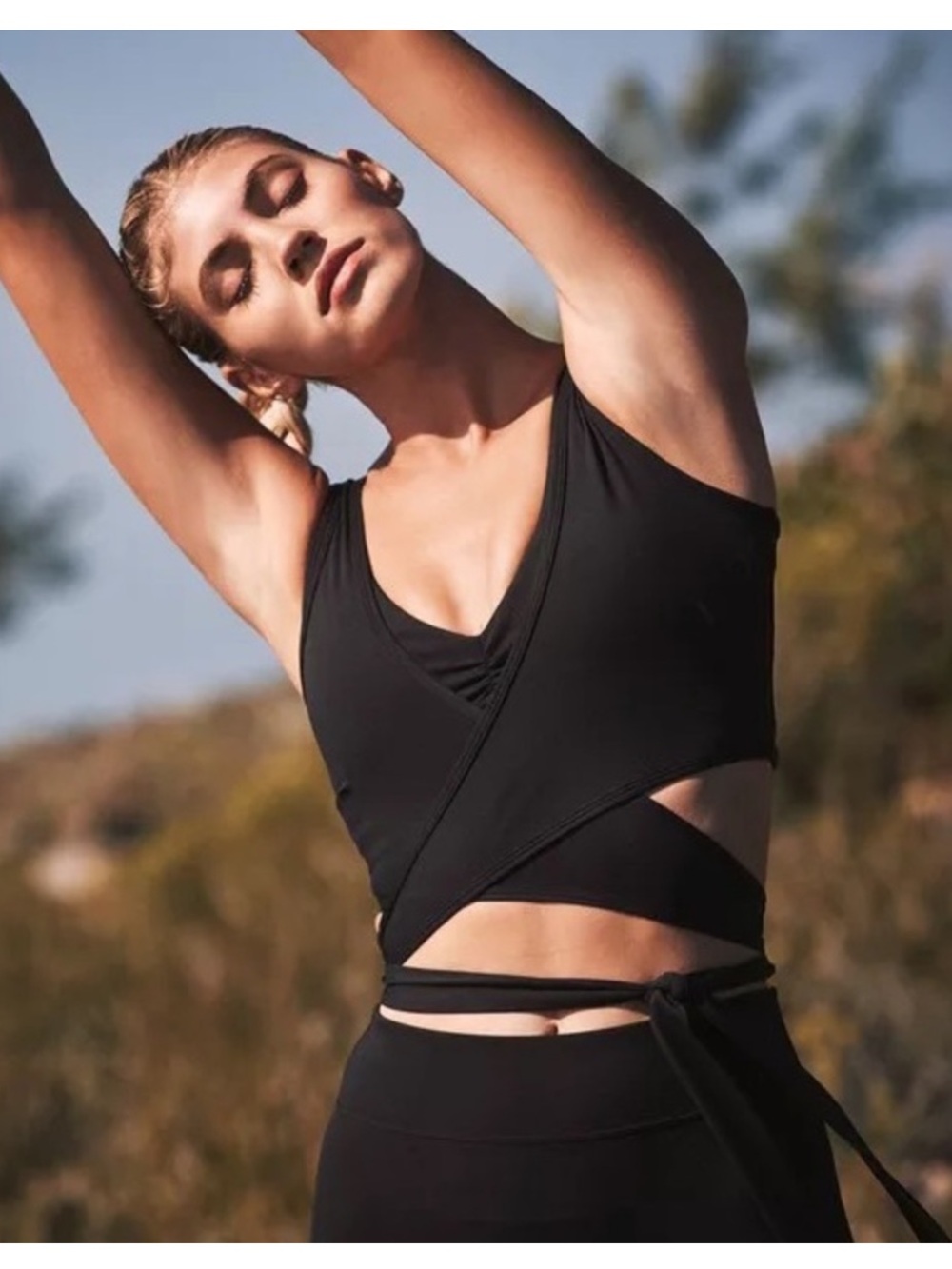 DEVON WINDSOR Black Ellie Wrap Crop Top size L